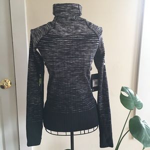 Nike Pro NWT HyperWarm Women’s XS Long Sleeve